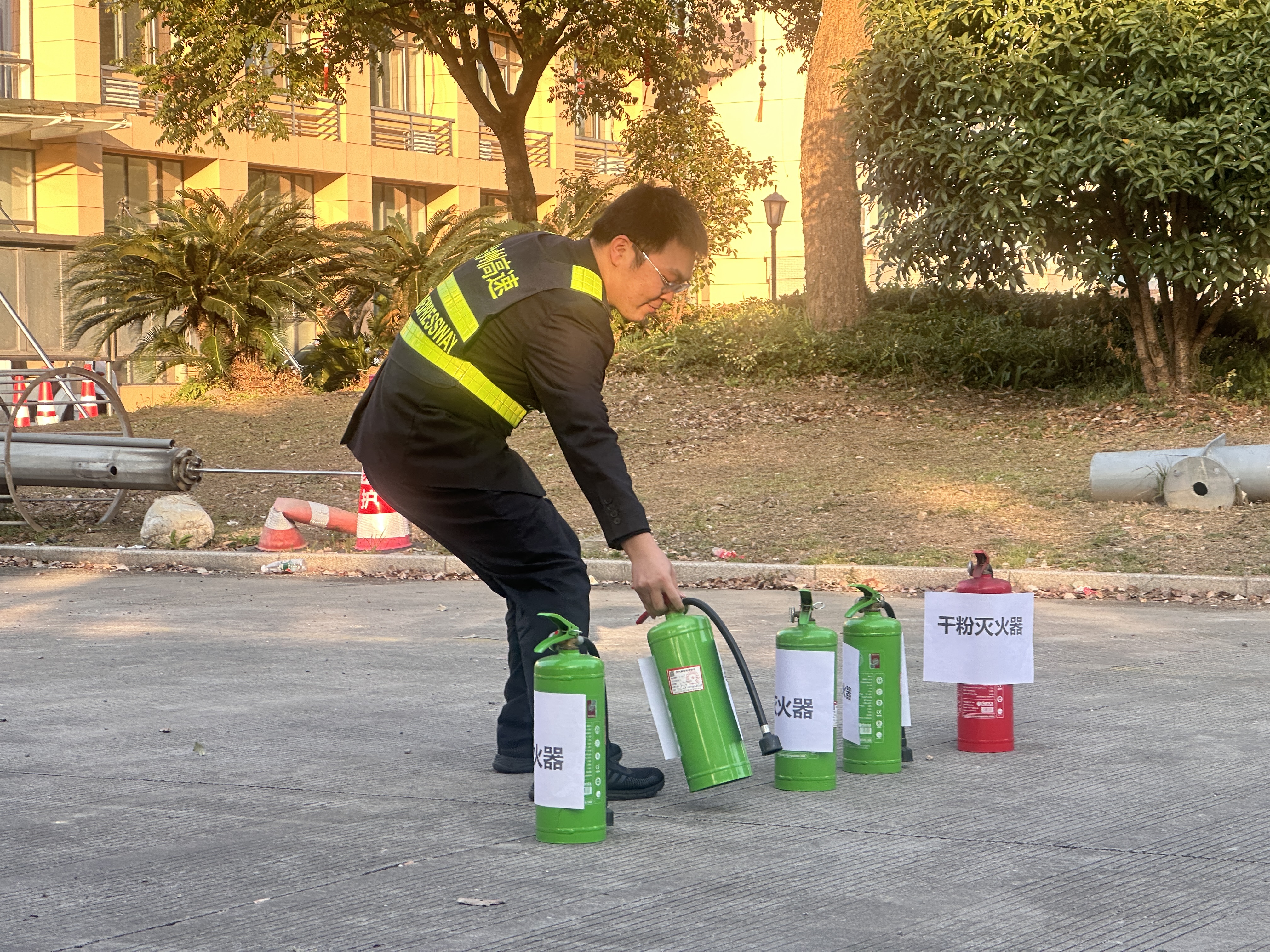 1700810764712311.jpg 牟妲1.jpg